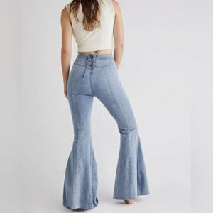 We The Free People CRVY Ma Cherie High‎ Waist Flare Jeans Light Wash Size 27